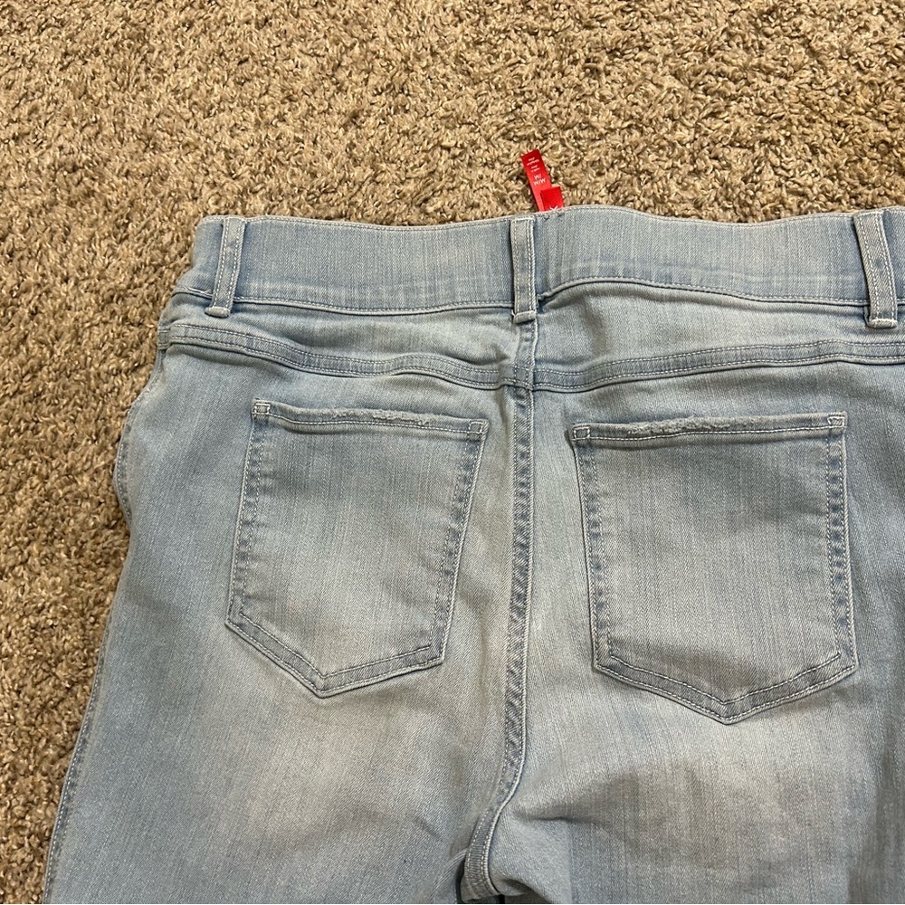 SPANX Denim Flare Leg Jeans Retro Light Wash Size Medium Women's Cotton Blend - Picture 3 of 8